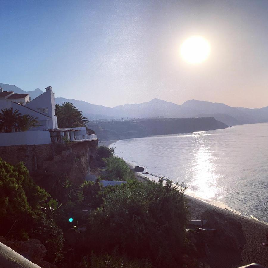 Apartamento Frente Al Mar En La Torrecilla Nerja Dış mekan fotoğraf